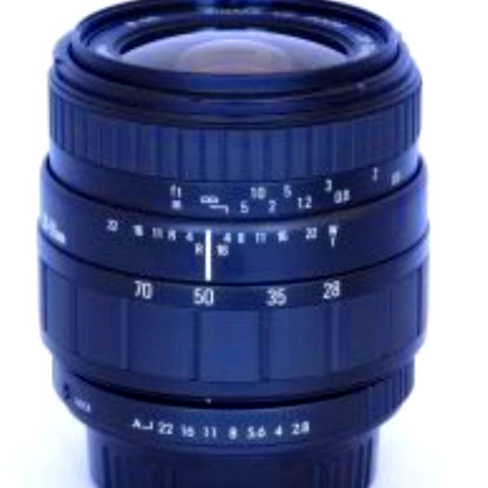 Sigma 28-70mm F/2.8-4.0 UC M/F Zoom